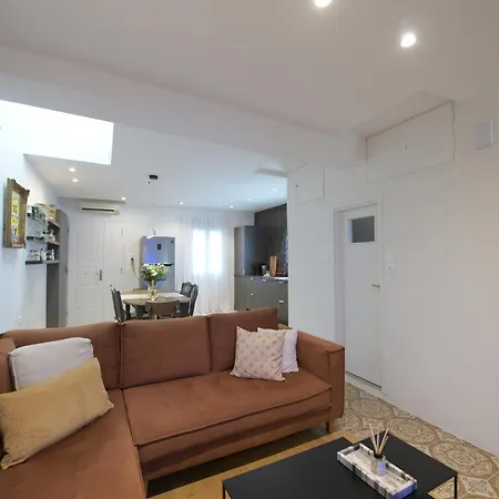 Апартаменты Basoula House *