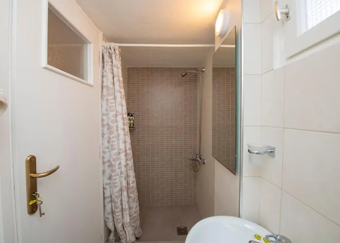 Апартаменты Basoula House *