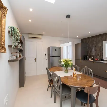 Basoula House Апартаменты